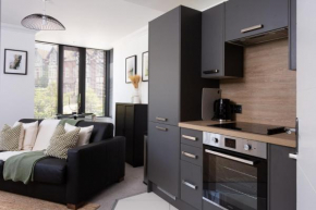 London Mews, modern apartment - sleeps 4